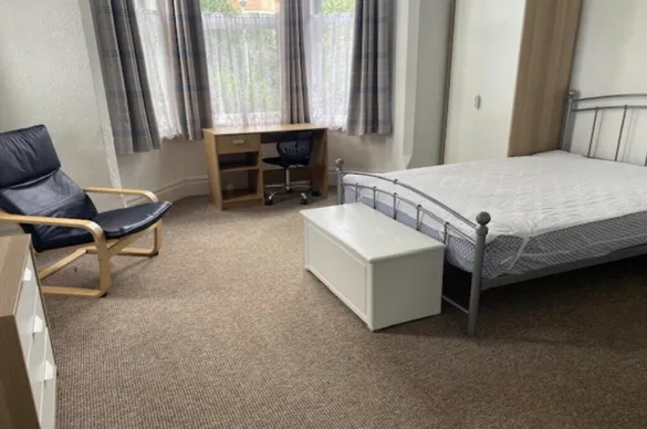 Woodborough Road, NG3, photo 6
