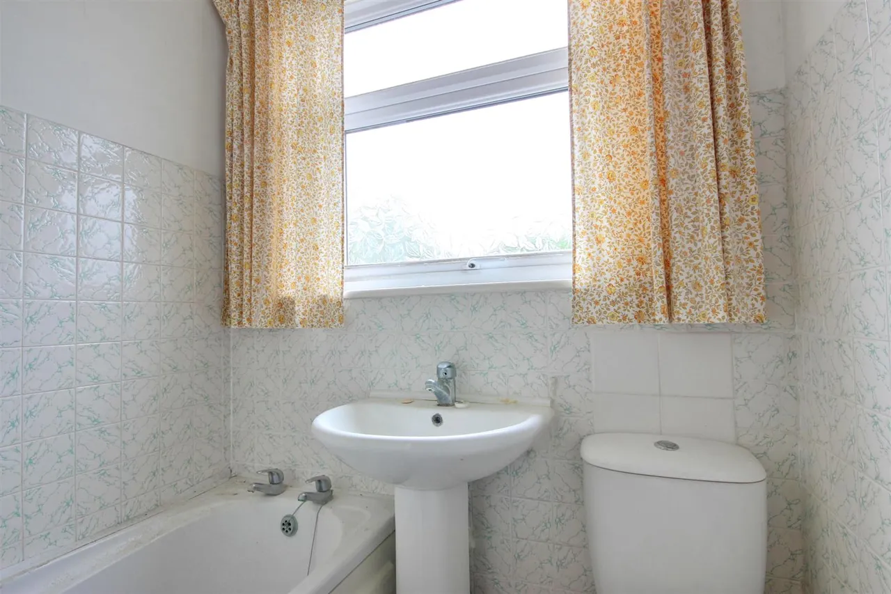Boothferry Road, Hessle, photo 6