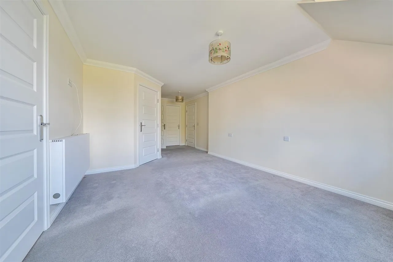Laindon Road, Billericay, CM12, photo 6