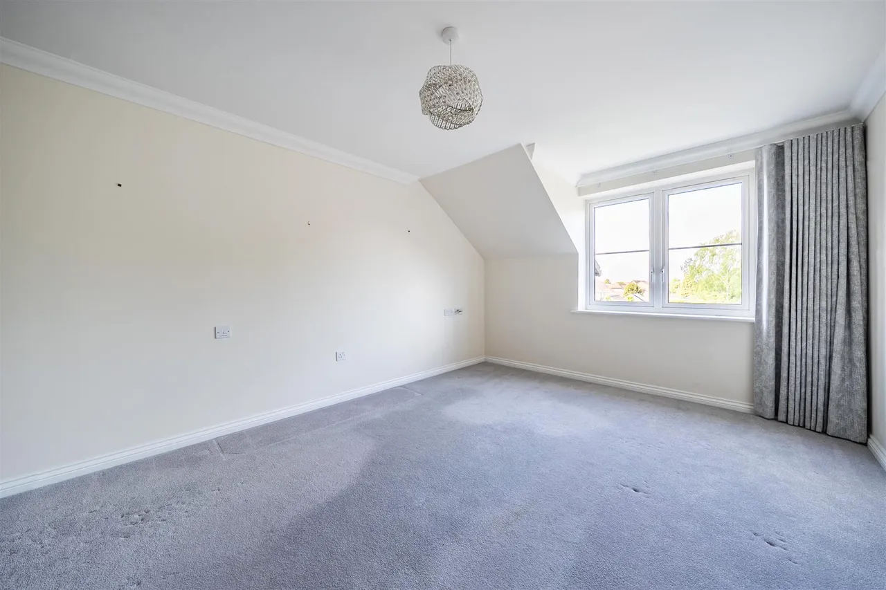 Laindon Road, Billericay, CM12, photo 3