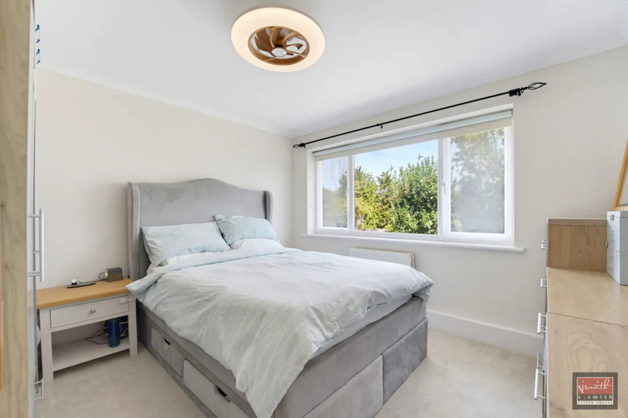 Reedsfield Road, Surrey, photo 8