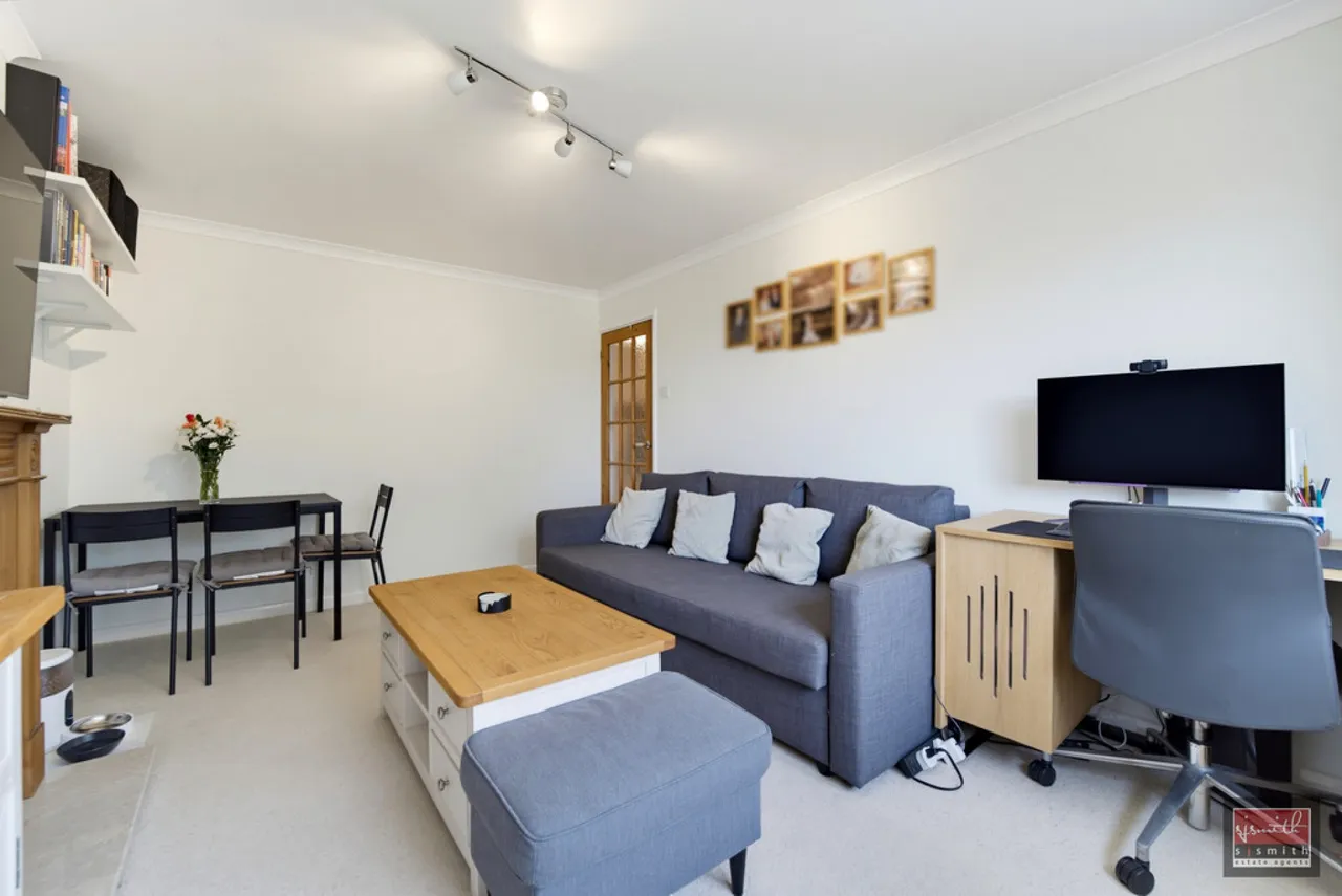 Reedsfield Road, Surrey, photo 5