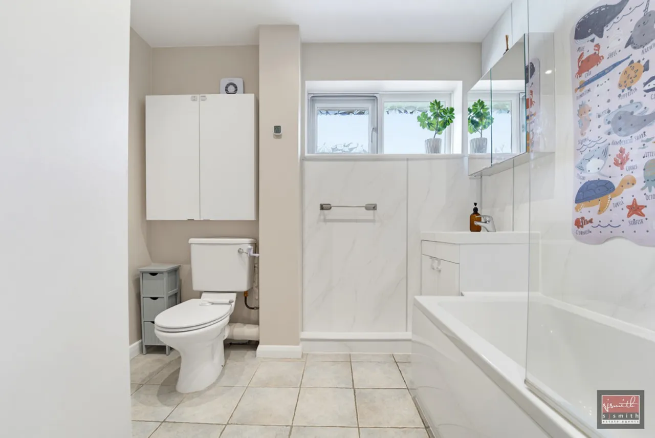 Reedsfield Road, Surrey, photo 11