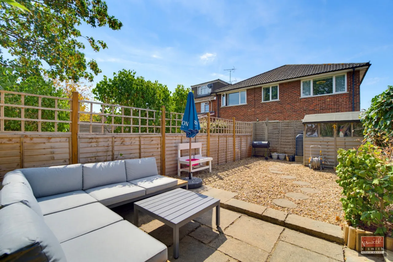 Reedsfield Road, Surrey, photo 13