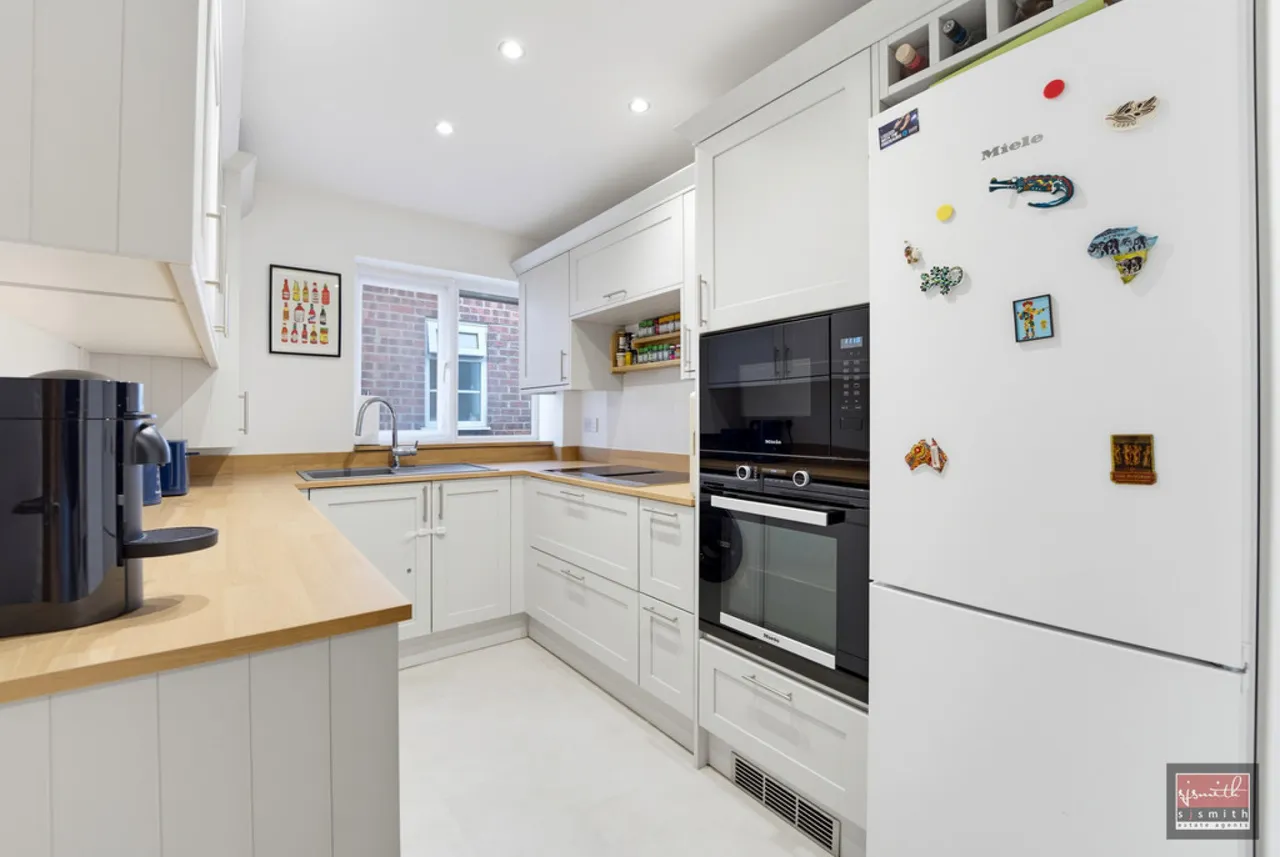 Reedsfield Road, Surrey, photo 6