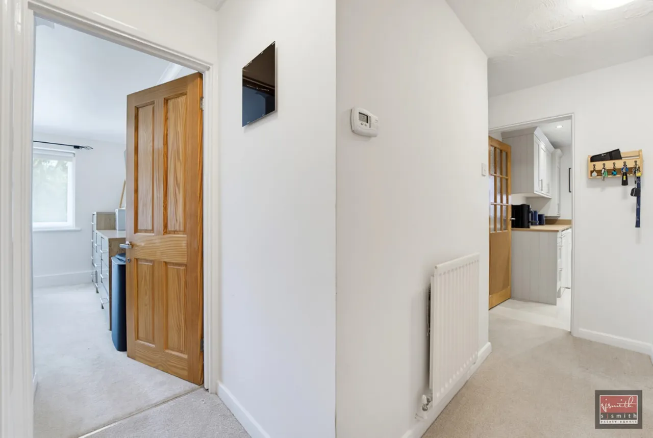 Reedsfield Road, Surrey, photo 7