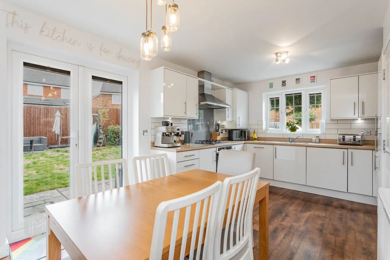 Stirrups Farm Road, Lowton, Warrington, WA3 2SX, photo 3