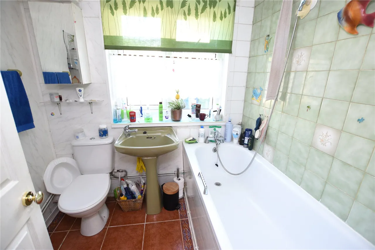 Perring Avenue, Farnborough, Hampshire, GU14 9DB, photo 9