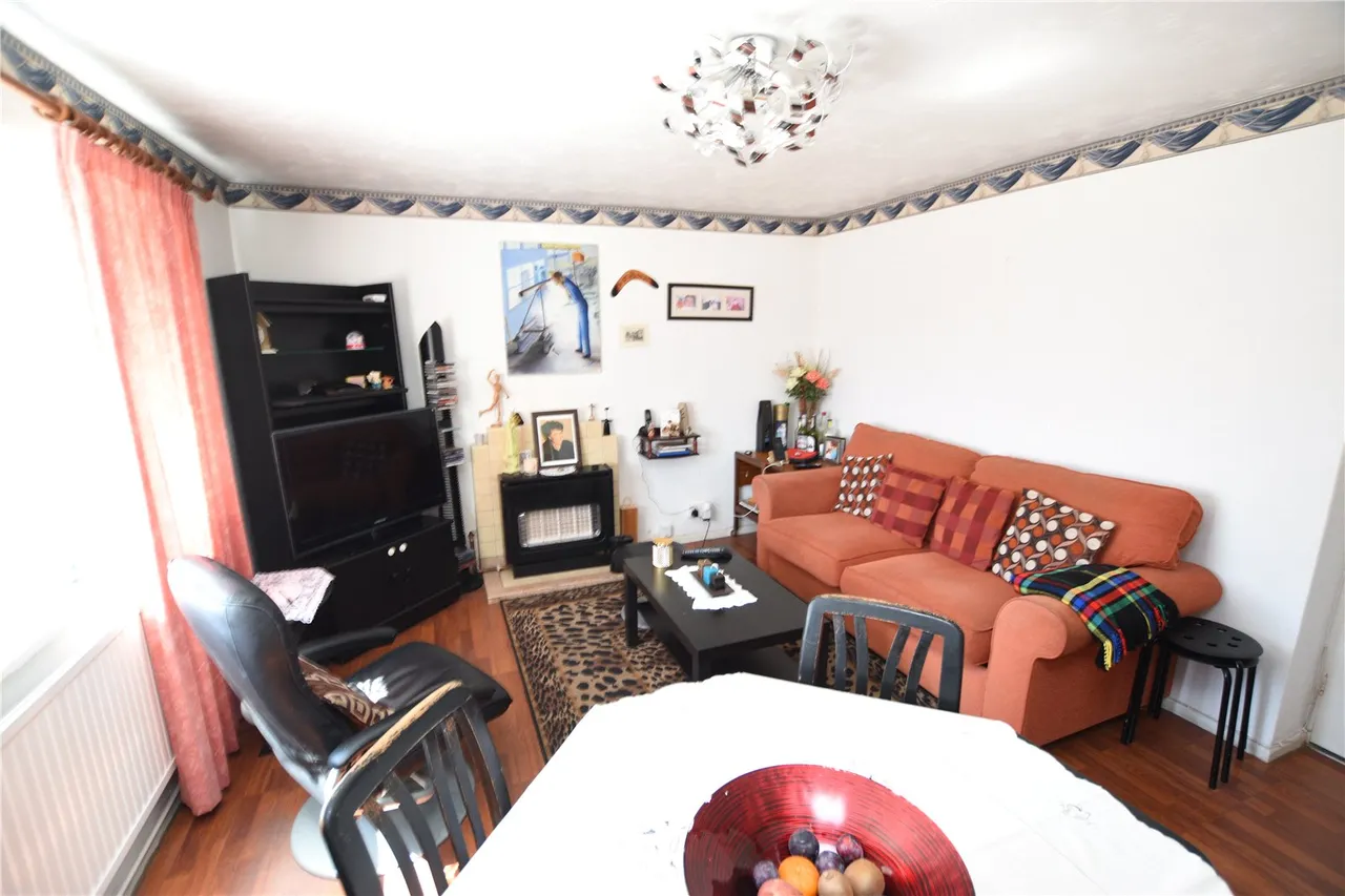 Perring Avenue, Farnborough, Hampshire, GU14 9DB, photo 6