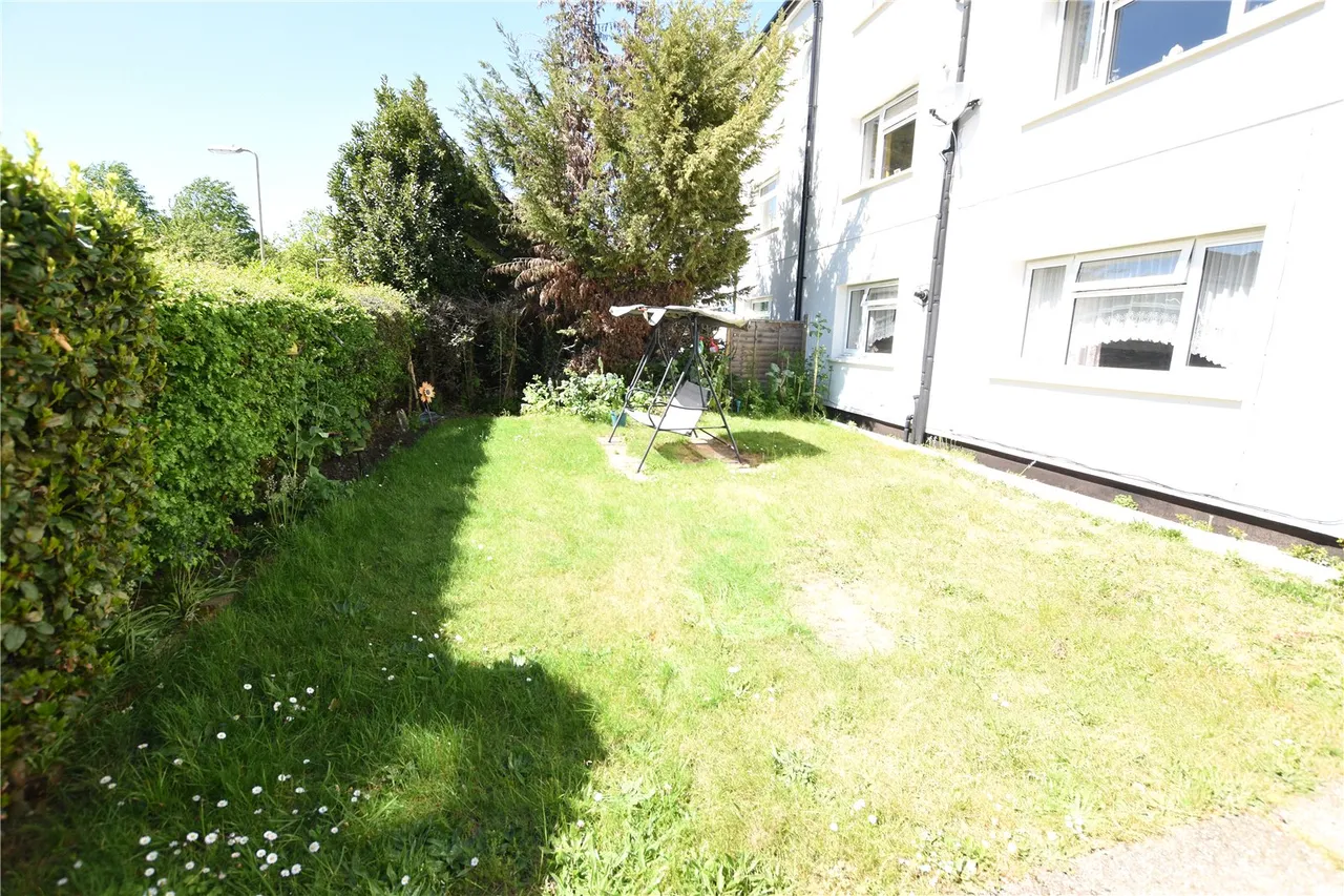 Perring Avenue, Farnborough, Hampshire, GU14 9DB, photo 11