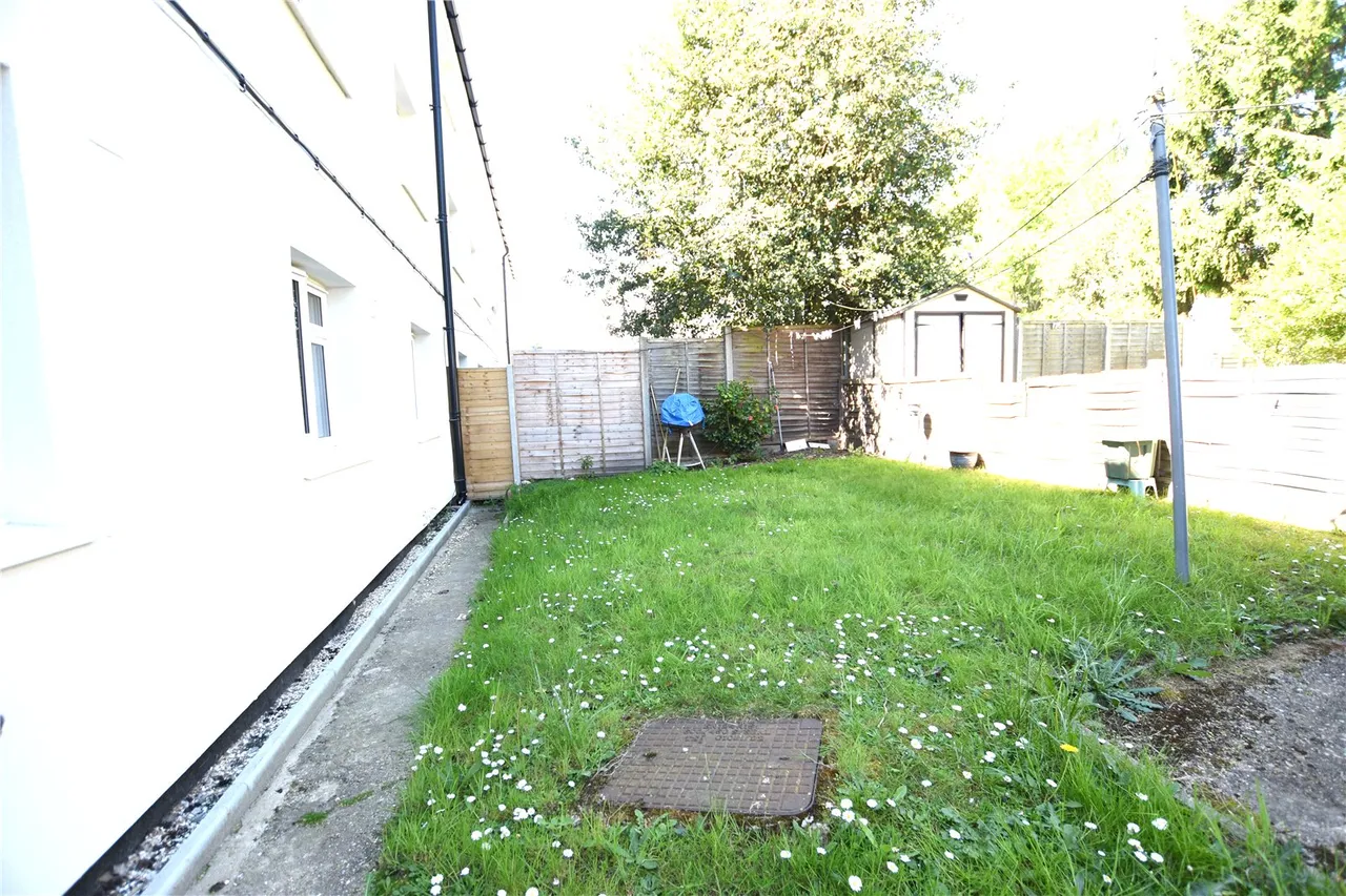 Perring Avenue, Farnborough, Hampshire, GU14 9DB, photo 10