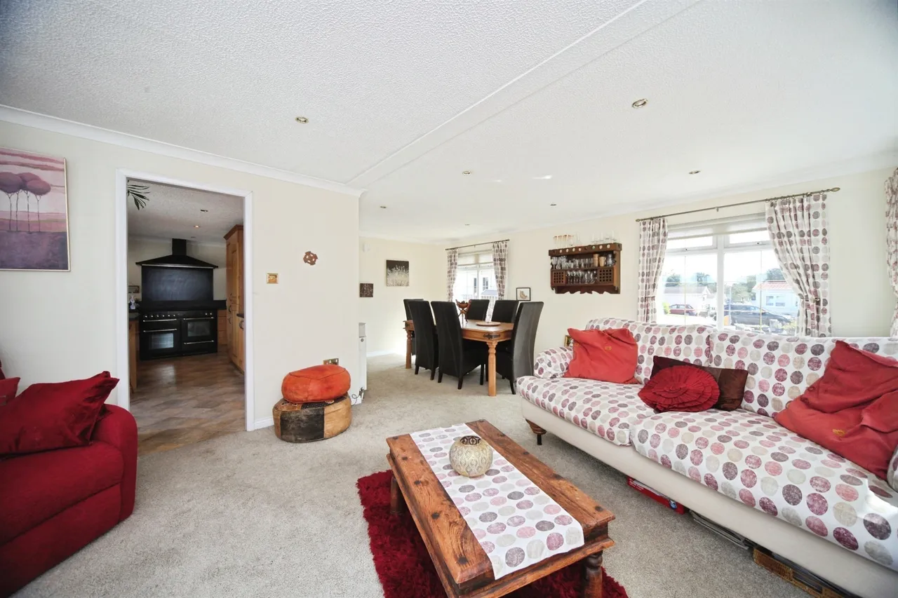Residential Park, Caddington, LU1, photo 3