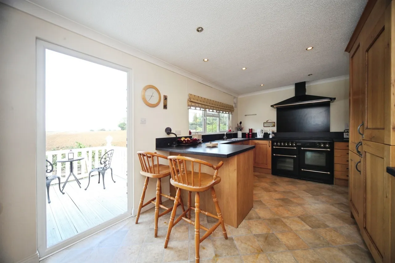 Residential Park, Caddington, LU1, photo 6