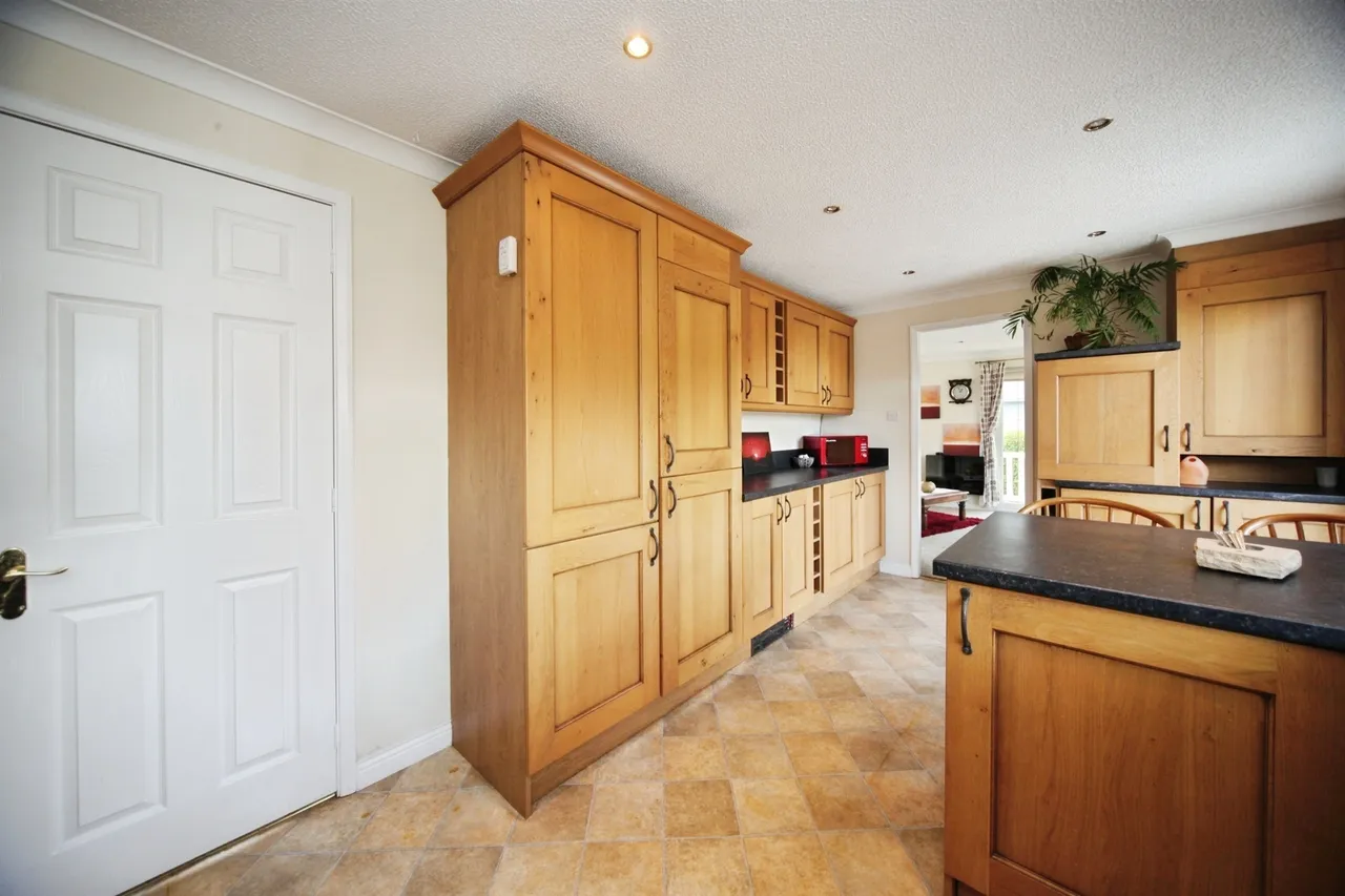 Residential Park, Caddington, LU1, photo 7