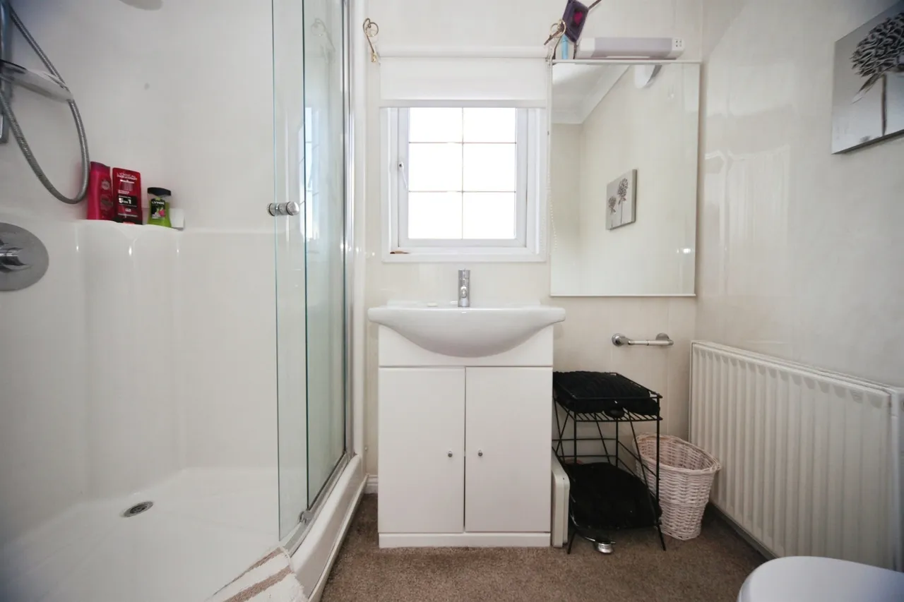 Residential Park, Caddington, LU1, photo 14