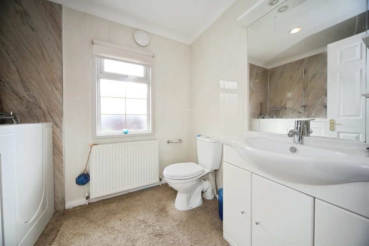 Residential Park, Caddington, LU1, photo 15