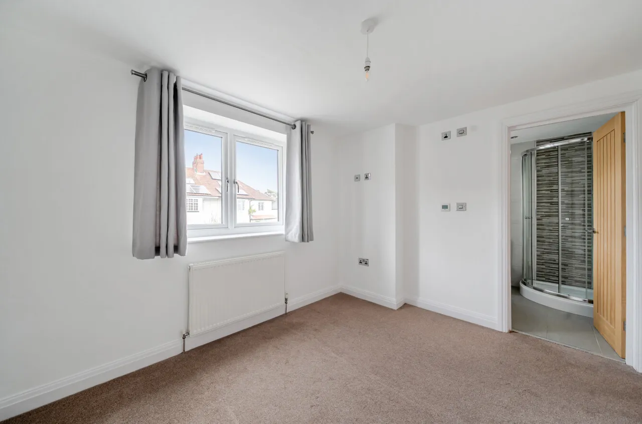 Bracken Edge, Chapel Allerton, LS8, photo 16