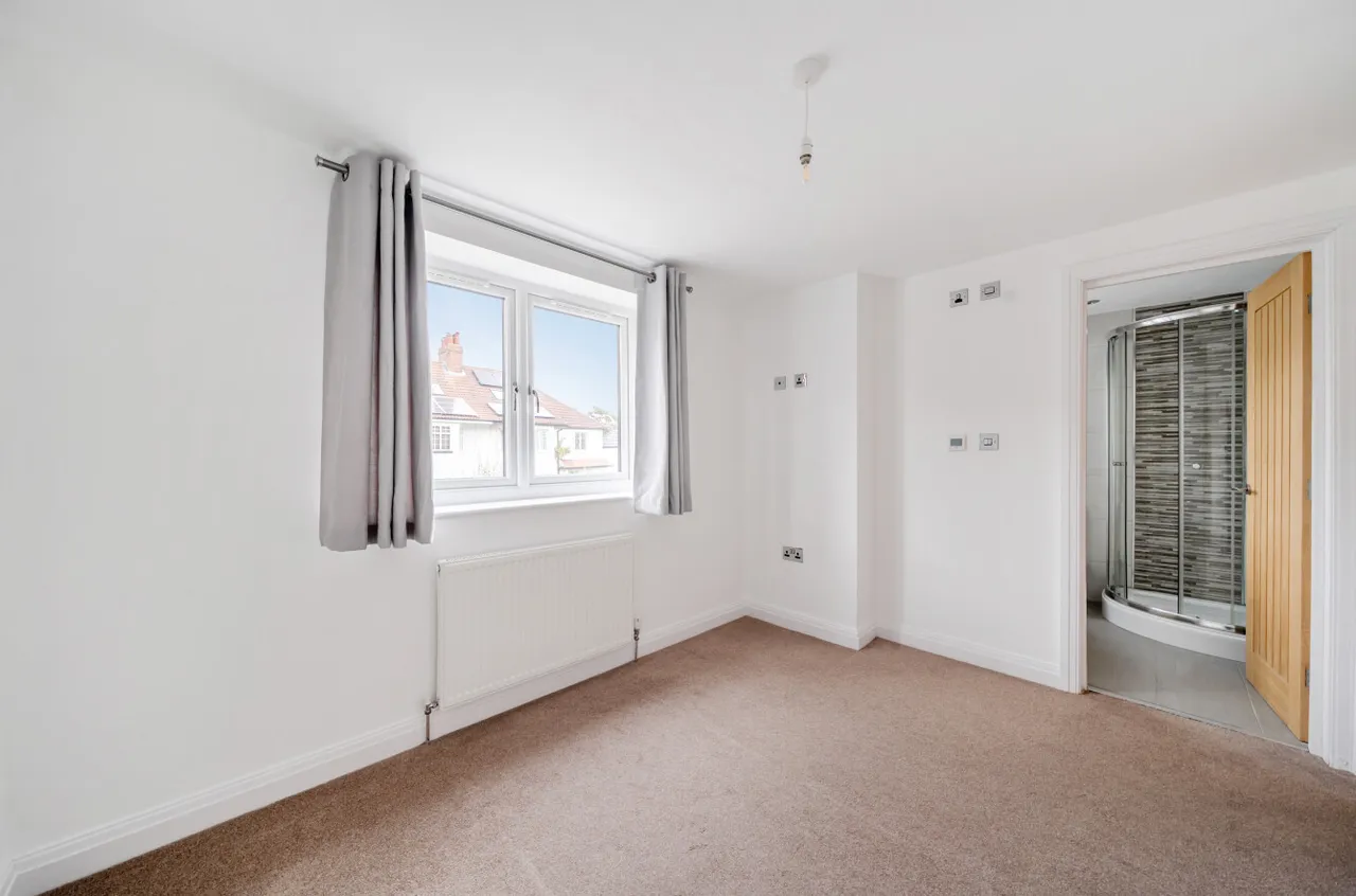 Bracken Edge, Chapel Allerton, LS8, photo 15