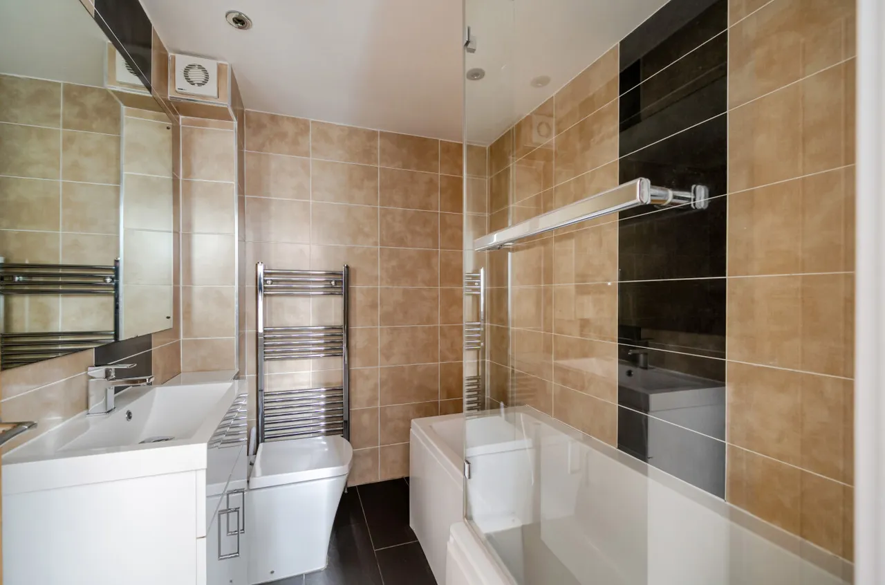Bracken Edge, Chapel Allerton, LS8, photo 14
