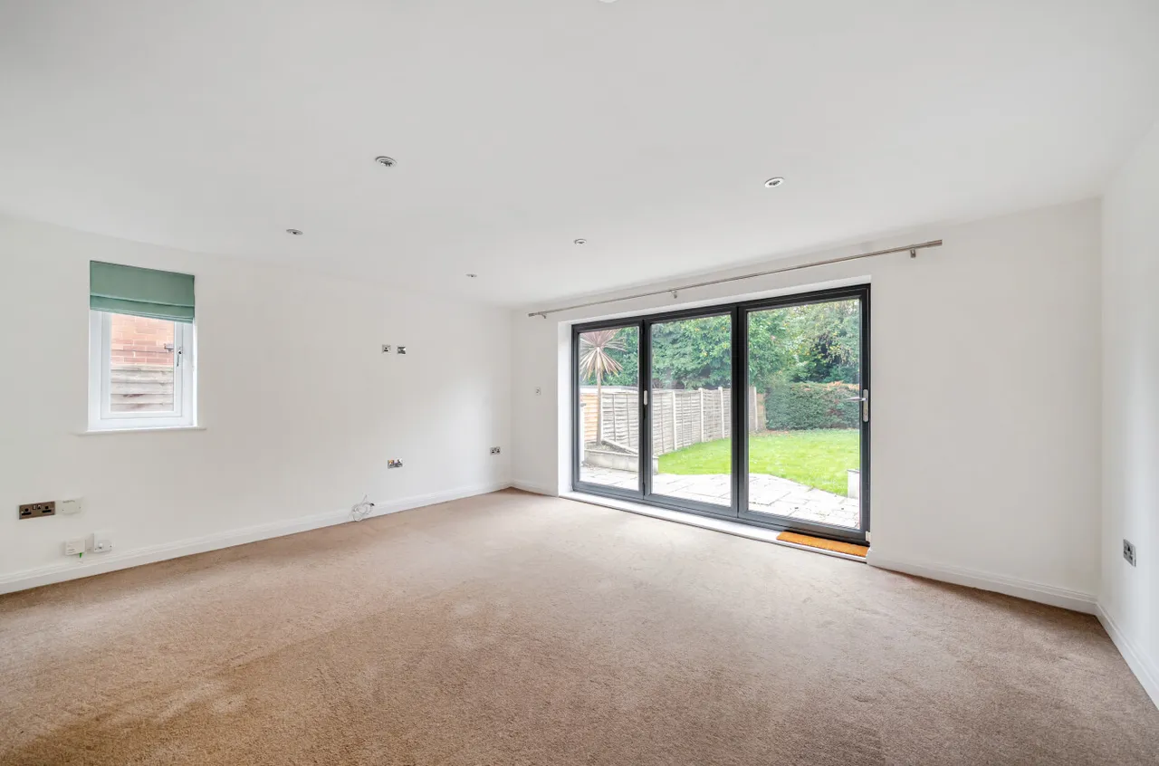 Bracken Edge, Chapel Allerton, LS8, photo 3
