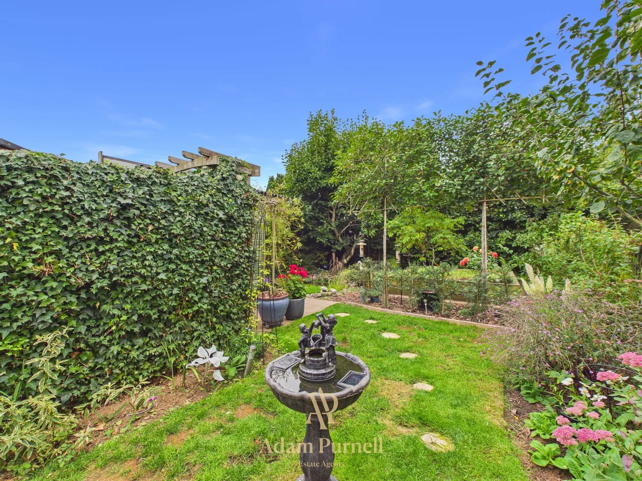 Colts Close, Burbage, LE10, photo 28