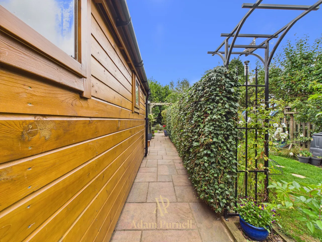 Colts Close, Burbage, LE10, photo 27
