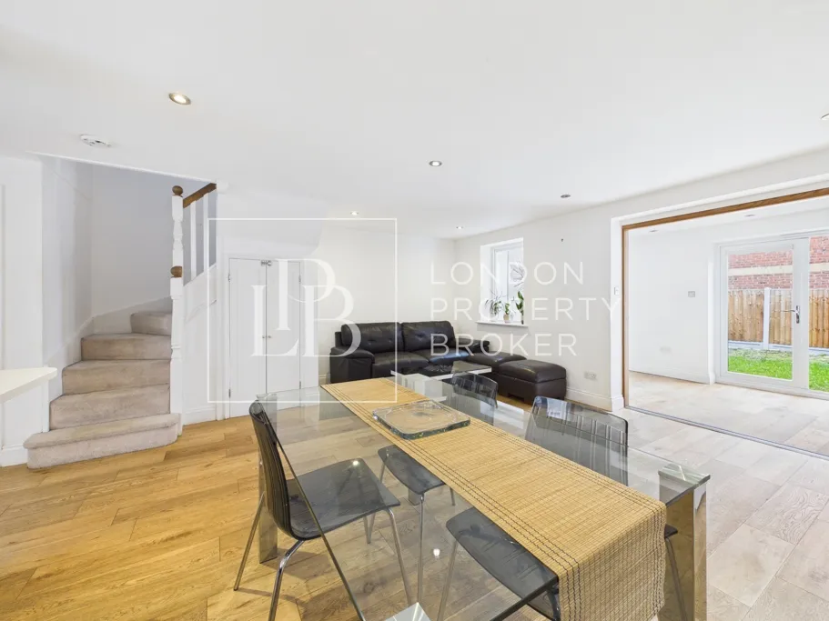 Telegraph Place, London, E14, photo 6