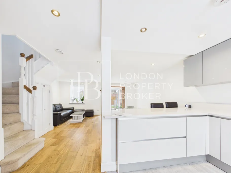 Telegraph Place, London, E14, photo 4