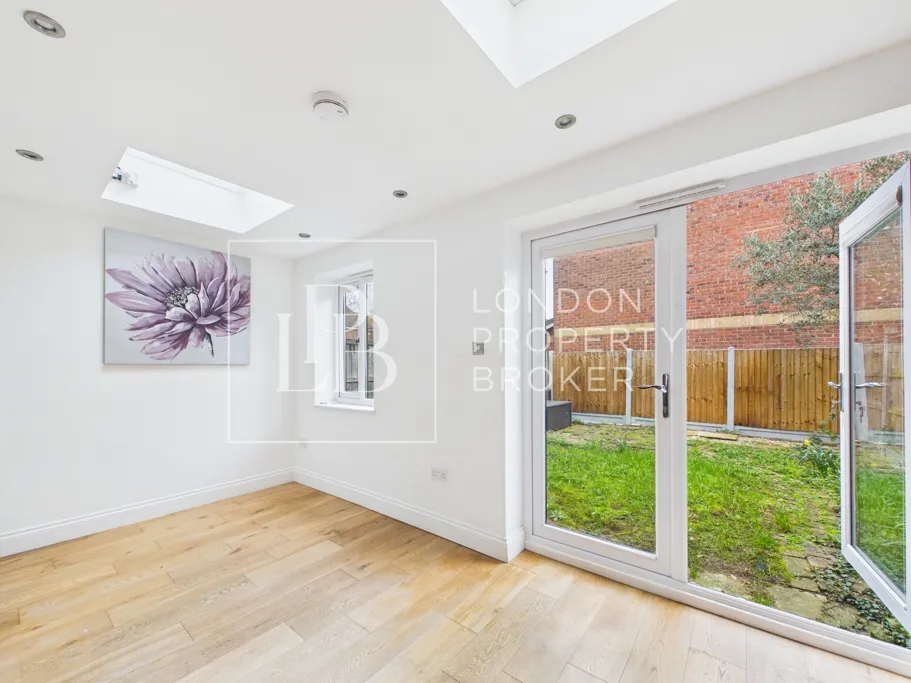 Telegraph Place, London, E14, photo 8