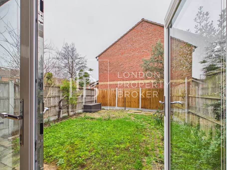 Telegraph Place, London, E14, photo 13