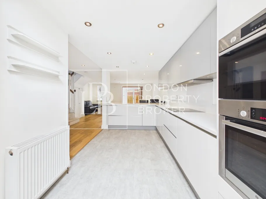 Telegraph Place, London, E14, photo 2