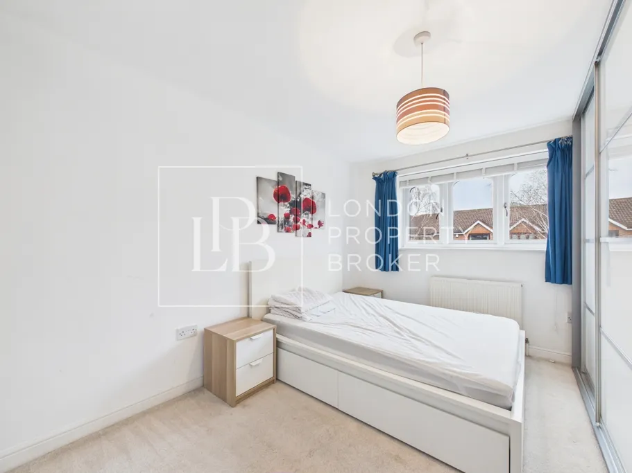 Telegraph Place, London, E14, photo 10