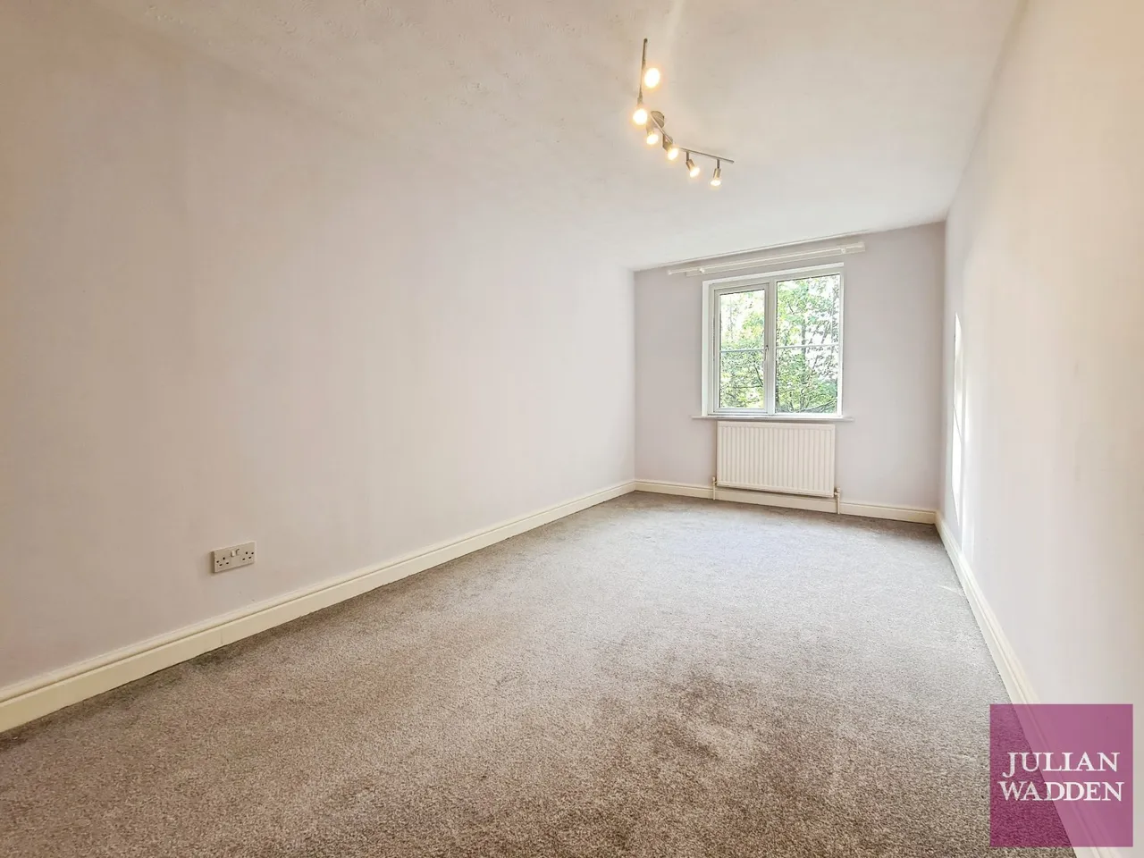The Crescent, Davenport, SK3, photo 12