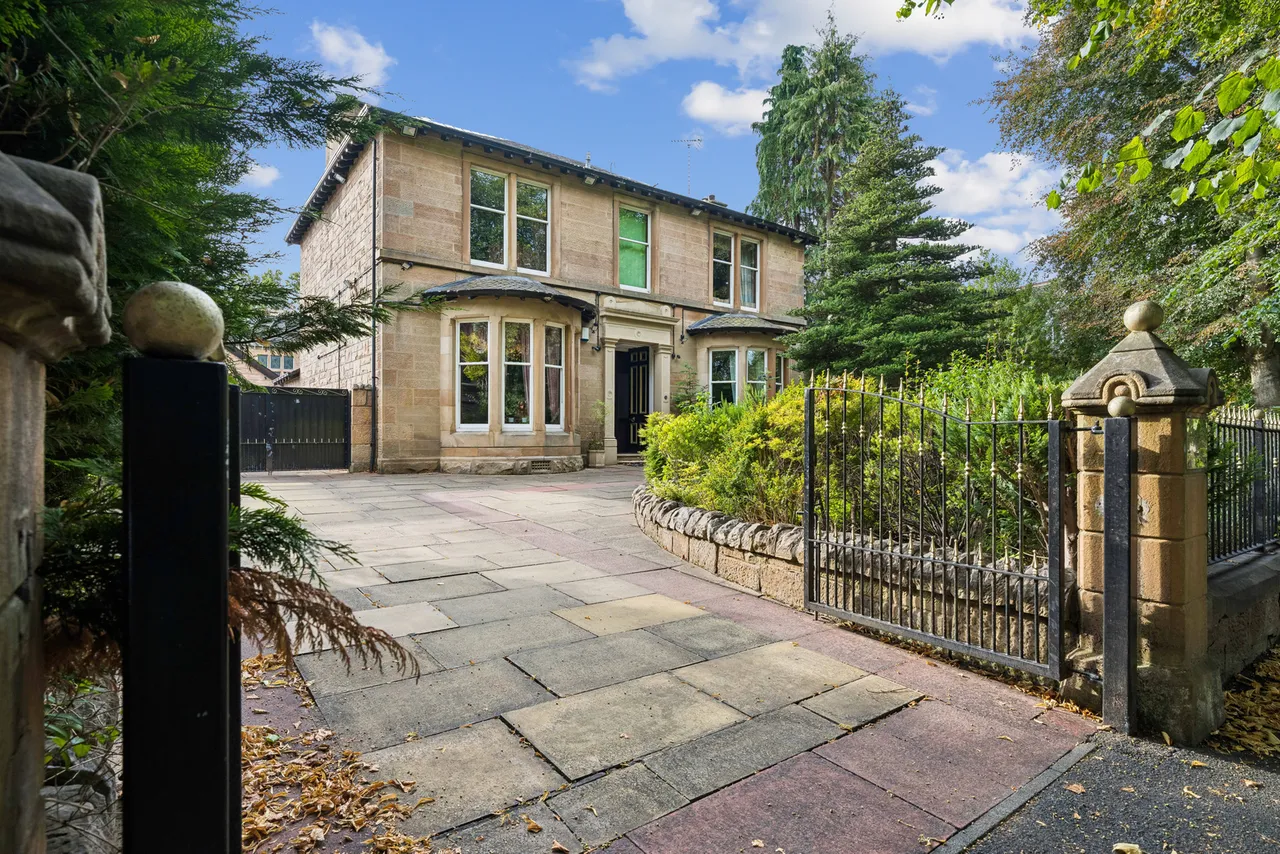 7 bed house for sale, Dargarvel Avenue, Dumbreck, G41