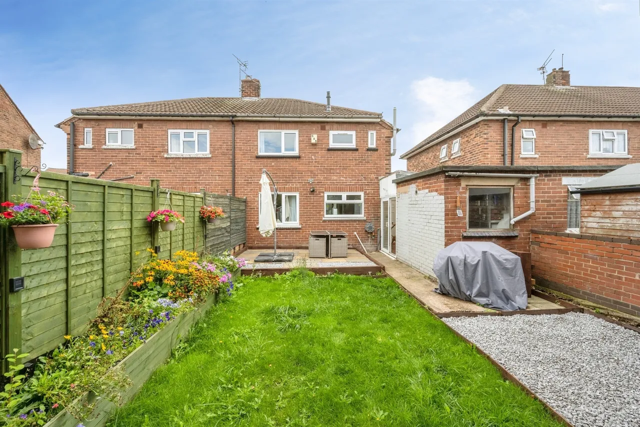 Langdale Drive, Scawthorpe, Doncaster, photo 4