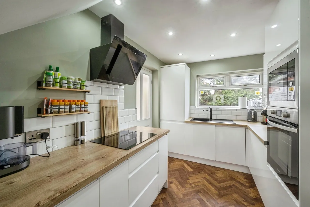 Langdale Drive, Scawthorpe, Doncaster, photo 3
