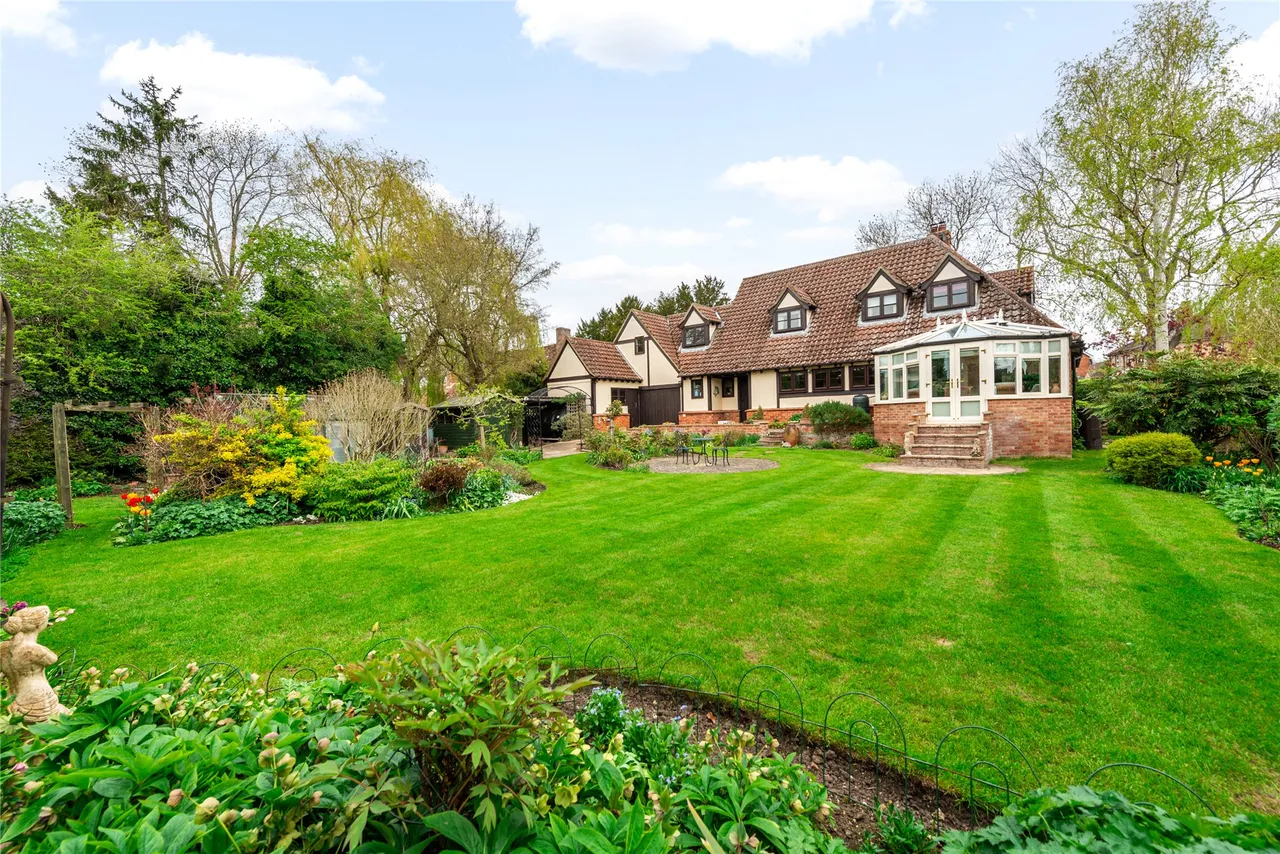 5 bed property for sale, Newtown, Kimbolton, PE28