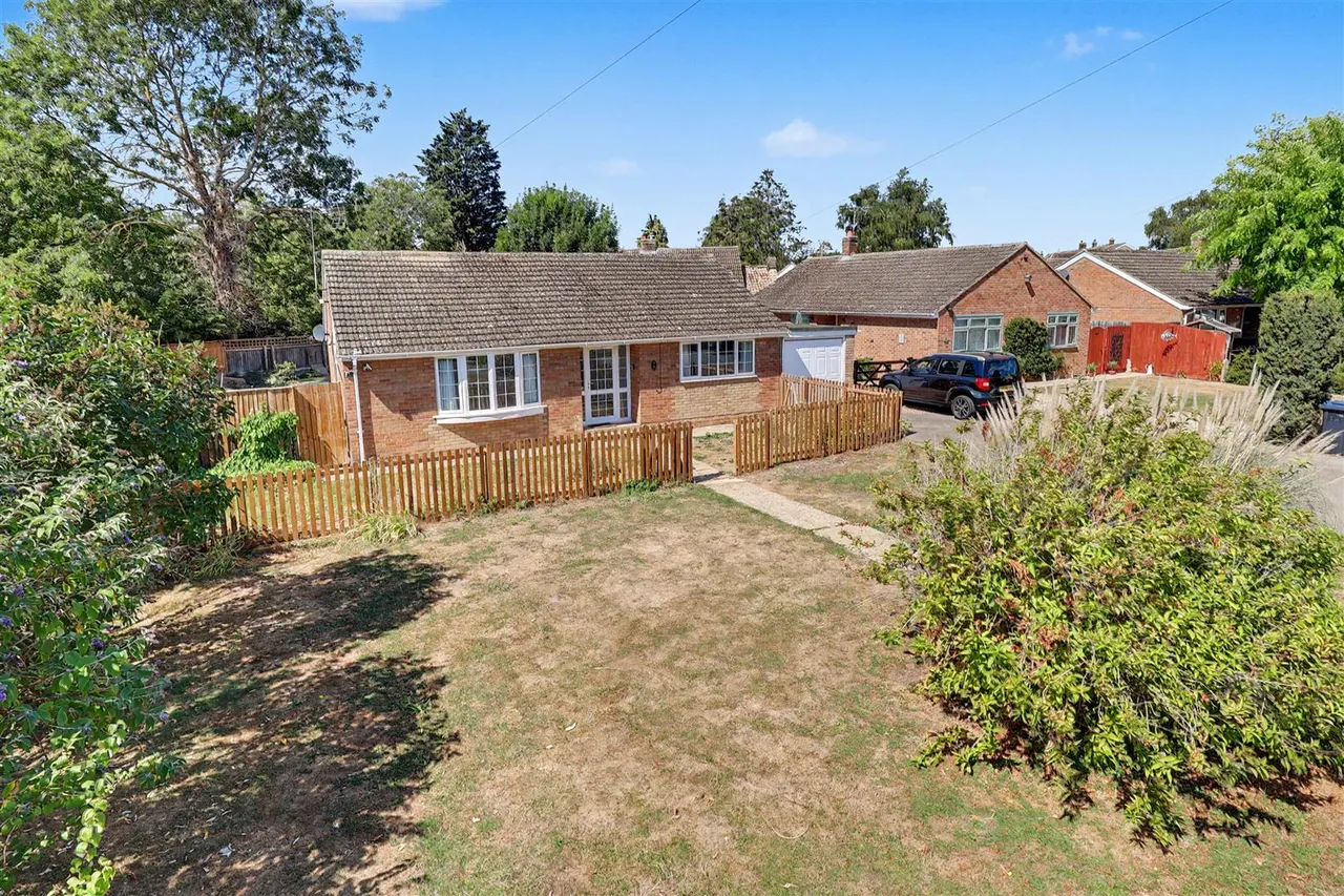 3 bed house for sale, Main Street, Little Thetford, CB6