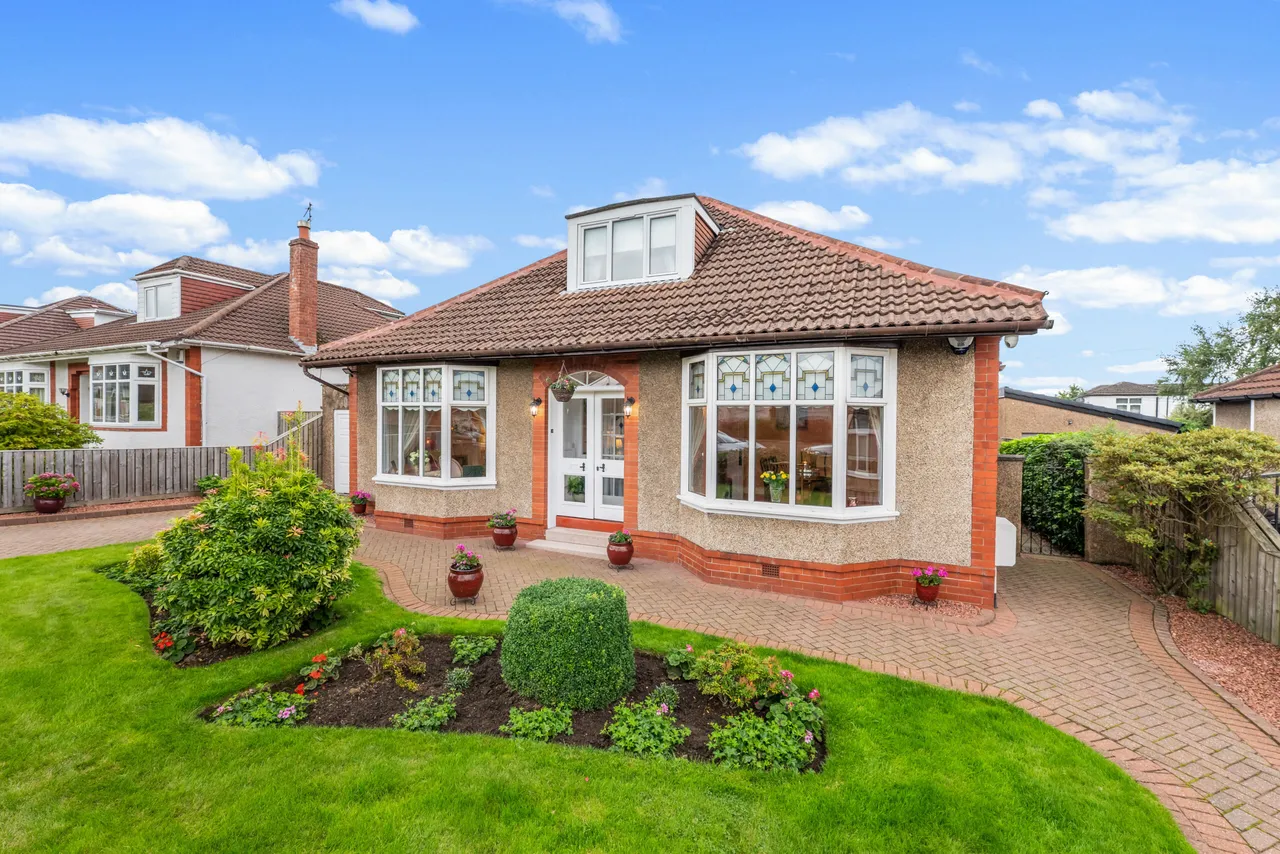 4 bed house for sale — 14 Buchanan Drive, Bearsden, G61 2EW