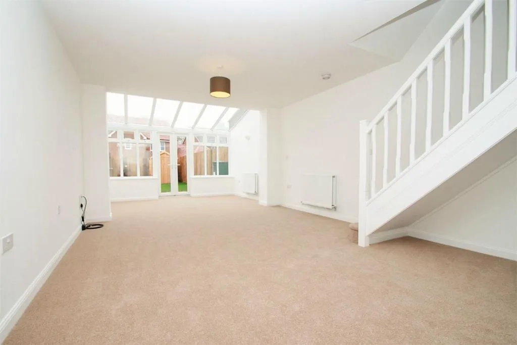 Vaughan Close, Hartley Wintney, Hook, RG27 8EB, photo 3