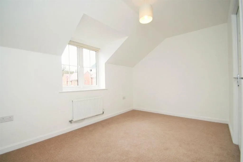 Vaughan Close, Hartley Wintney, Hook, RG27 8EB, photo 5