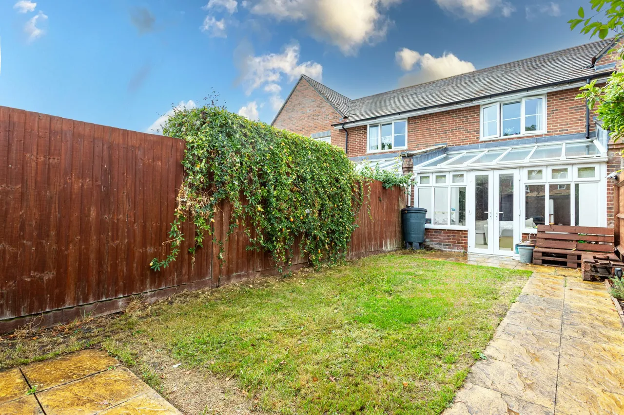 Vaughan Close, Hartley Wintney, Hook, RG27 8EB, photo 7