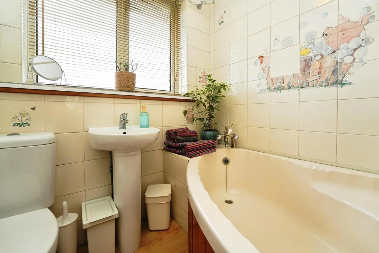 Shelley Road, Dursley, GL11, photo 13