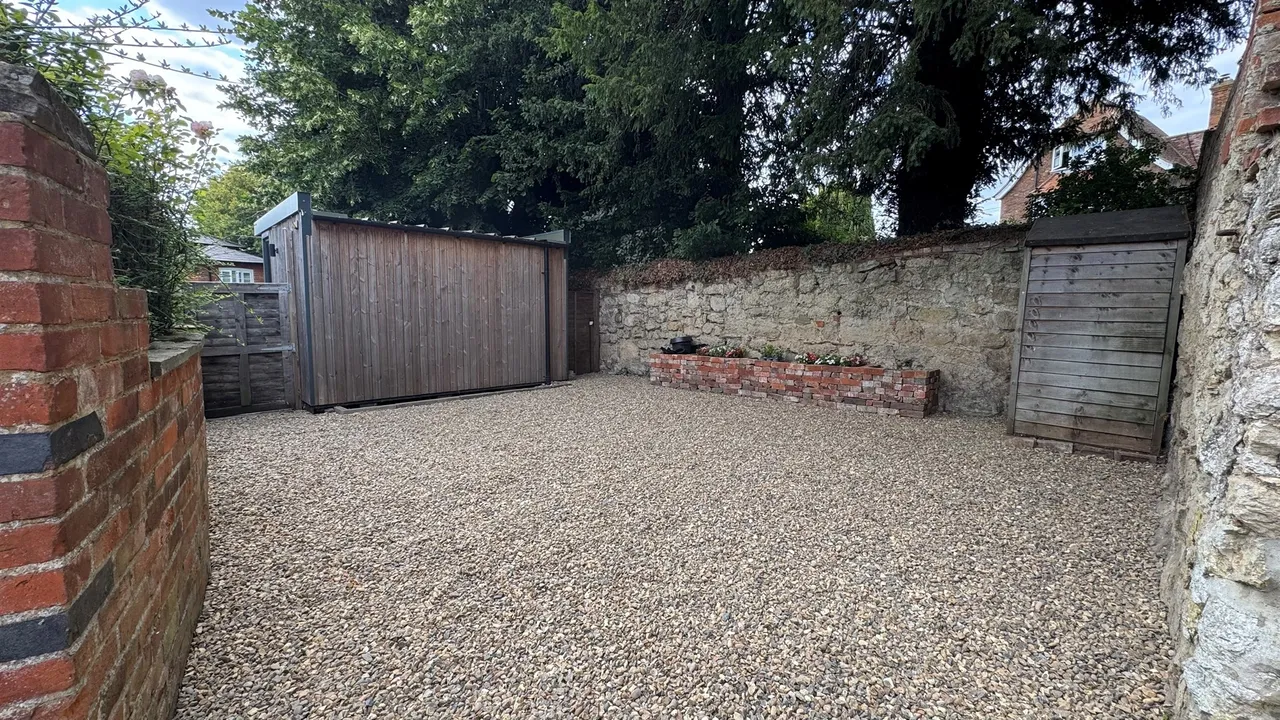 High Street, Whitchurch, HP22, photo 19