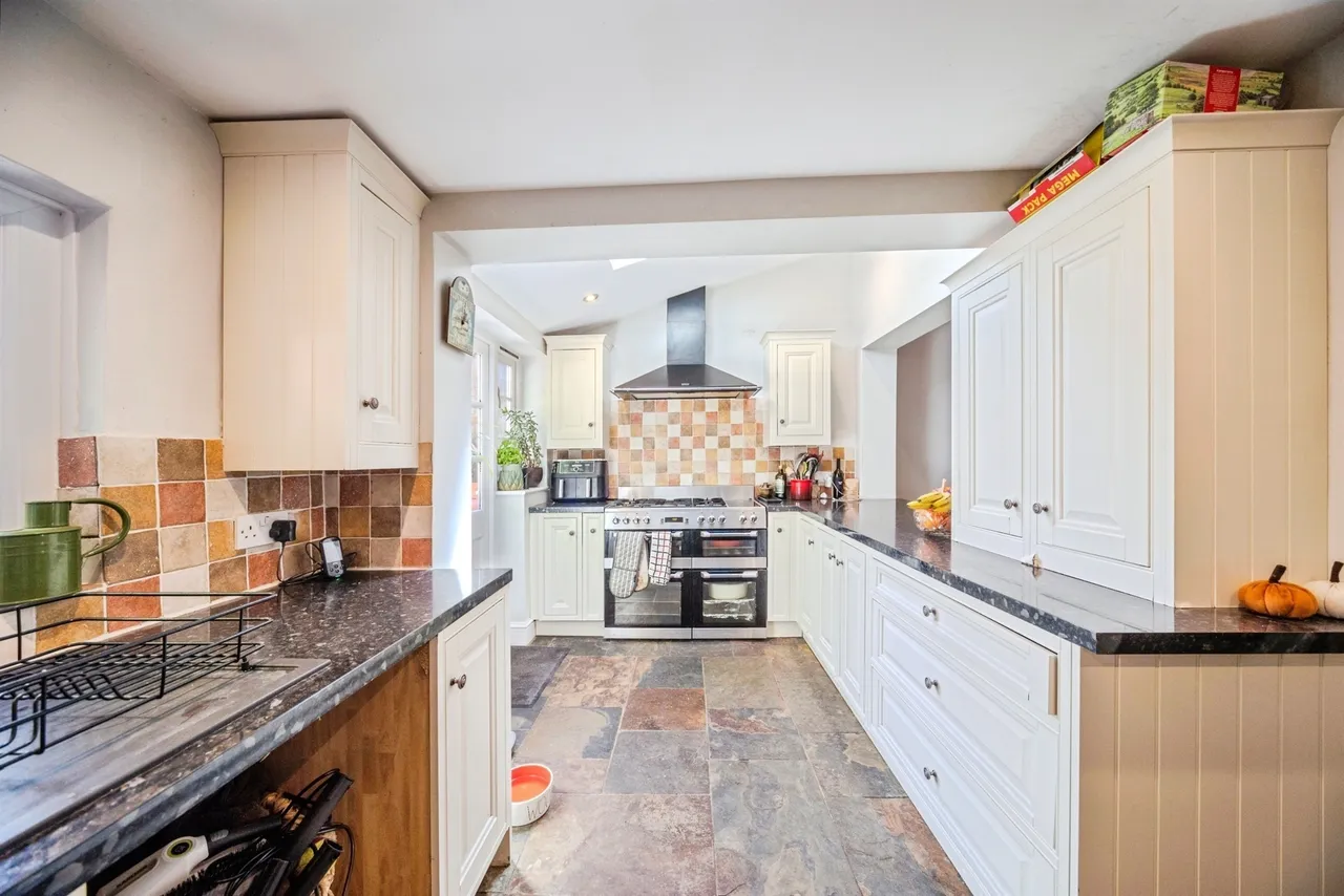High Street, Whitchurch, HP22, photo 8