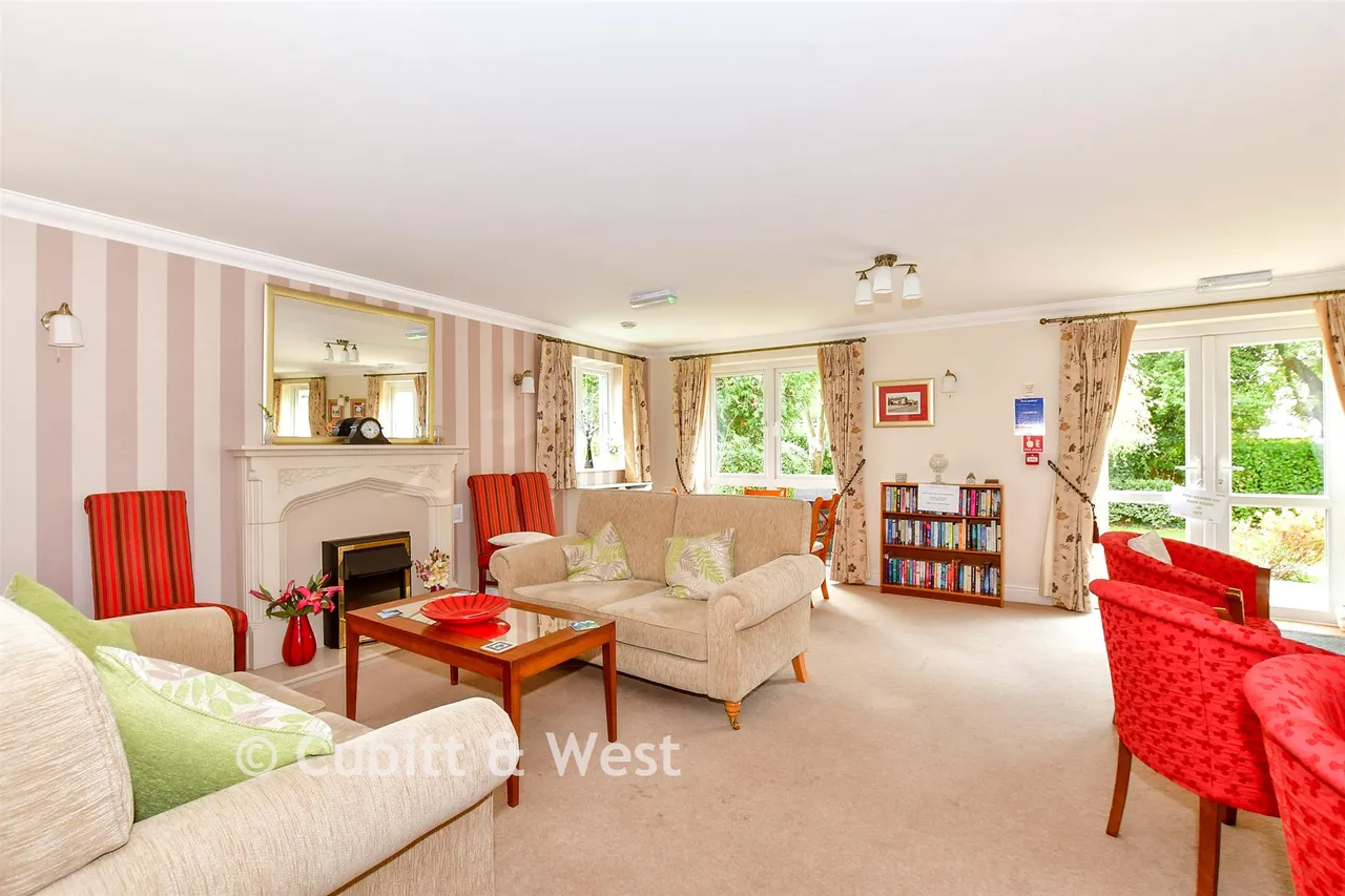 London Road, Cowplain, PO8, photo 6