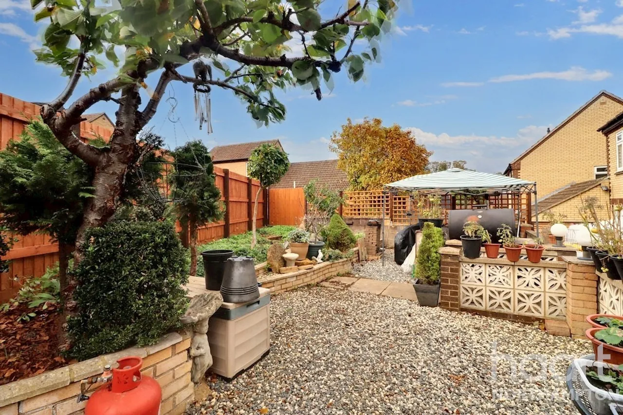 Raisins Field Close, Northampton, NN3, photo 16