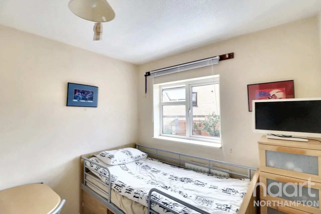 Raisins Field Close, Northampton, NN3, photo 15