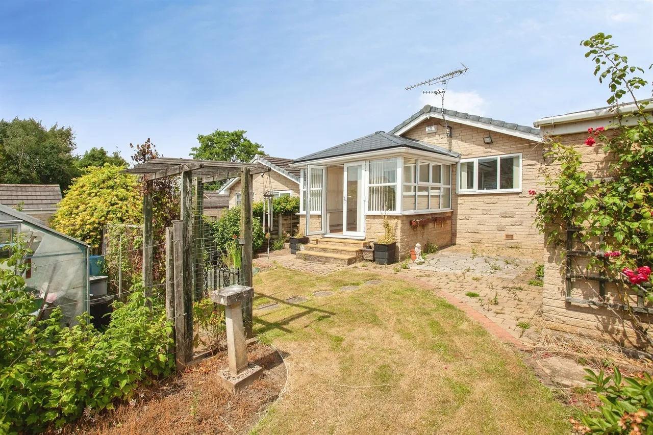 3 bed house for sale — Church Lane, Dinnington, Sheffield