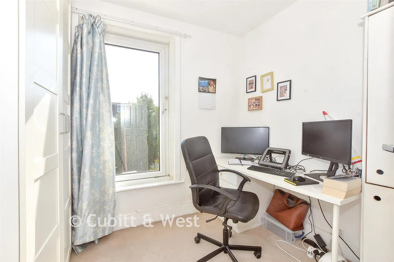 Hollam Road, Southsea, PO4, photo 10